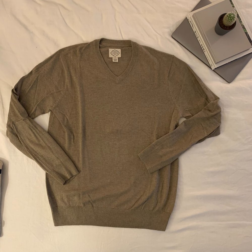 M Men's v-neck sweater beige/tan